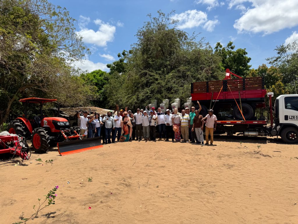 Agencia de Desarrollo Rural entregó maquinaria agrícola a asociación de productores de Maicao