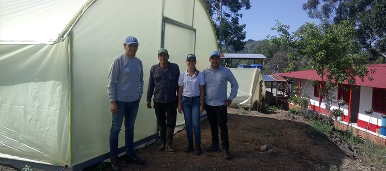 5-​ADR-entrega-20-secaderos-a-cafeteros-de-Gigante,-Huila