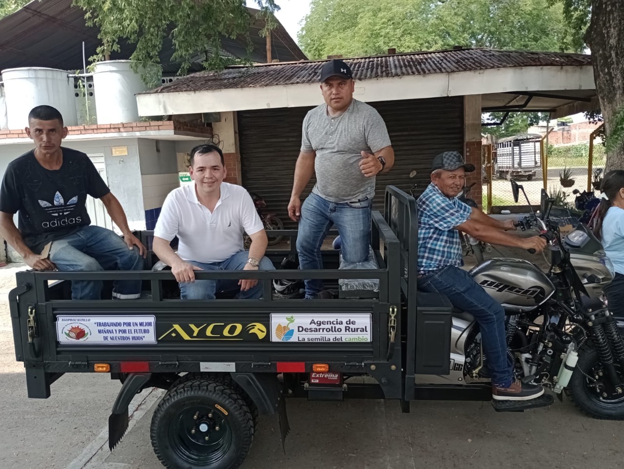 Gobierno nacional inicia entrega de maquinaria a productores de cacao en Cundinamarca