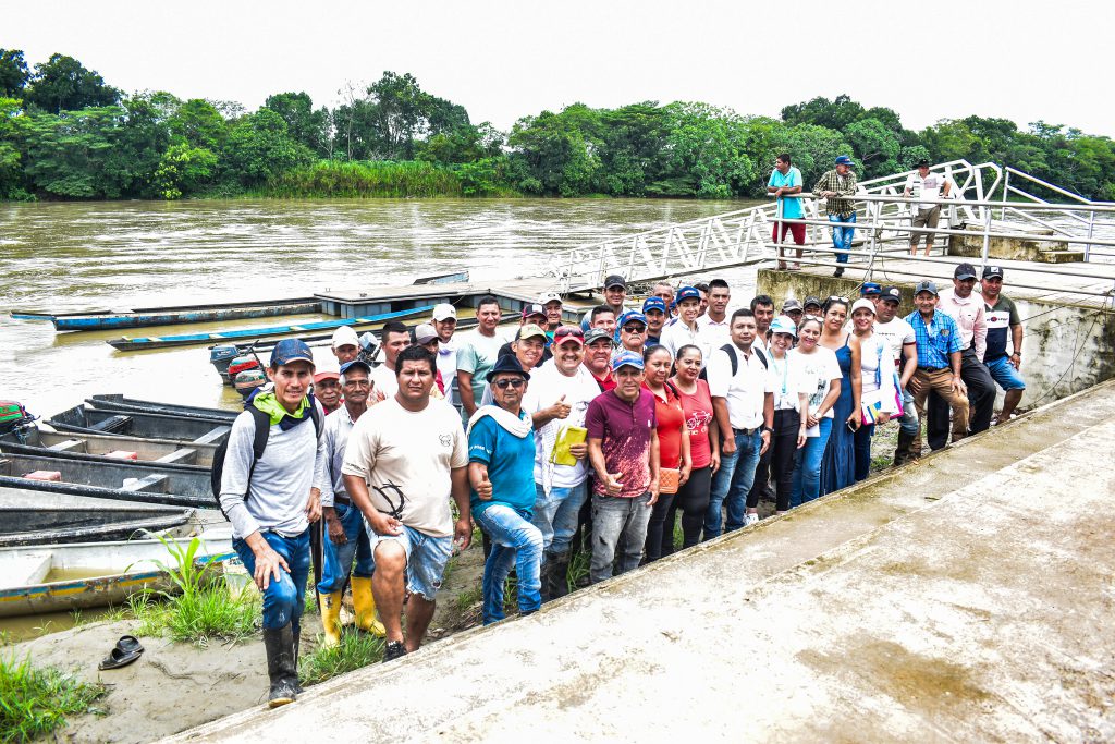 La Agencia de Desarrollo Rural entregó 92 lanchas motorizadas a familias del municipio de Puerto Rico