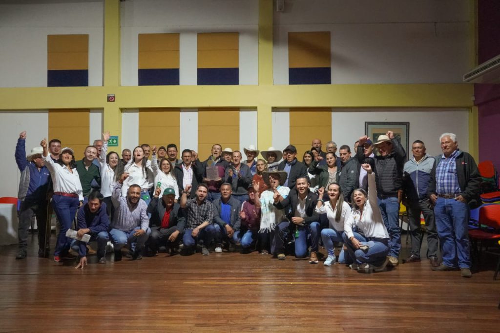 Los asociados del Comité de Ganaderos de Neira, Caldas, tendrán la posibilidad de transformar la leche en derivados como queso y yogurt. Foto: Lisa Trujillo (ADR)