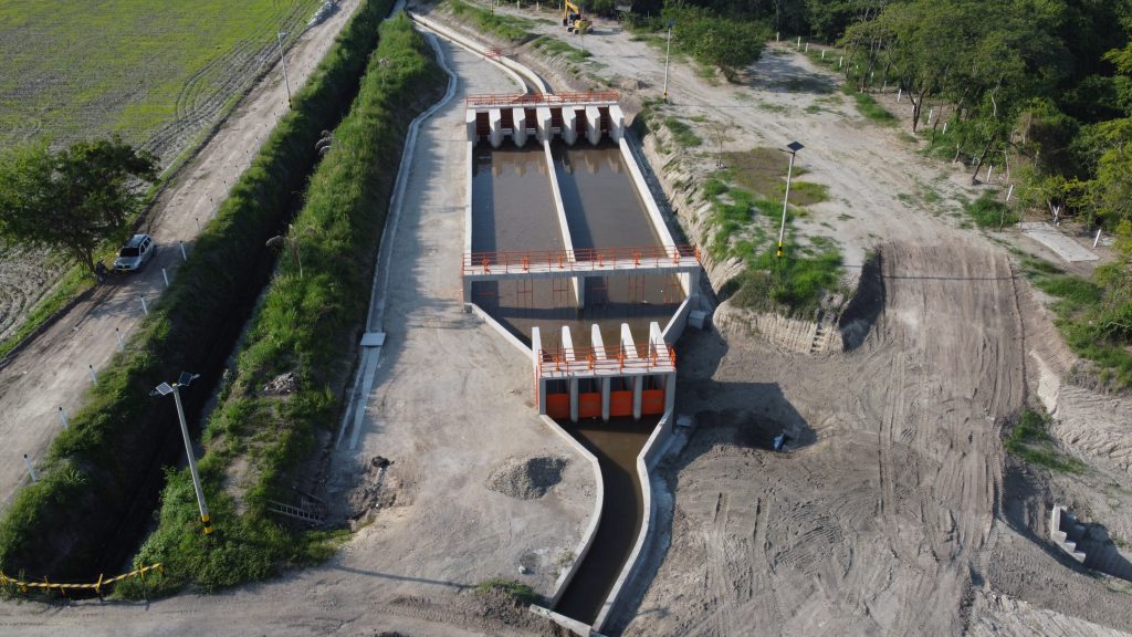Con la adecuación de la infraestructura de riego, aseguramos agua continua para los productores y potenciamos la producción agrícola de la región.