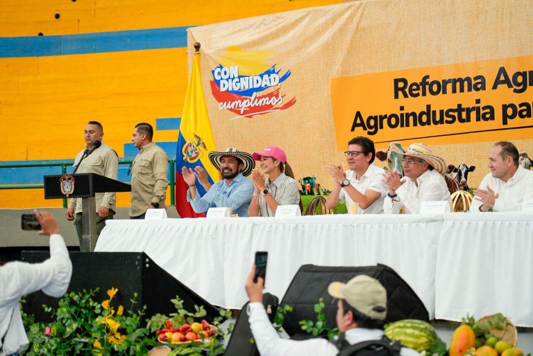 La ADR entrega más de $18.800 millones en activos productivos a familias del Cesar y La Guajira