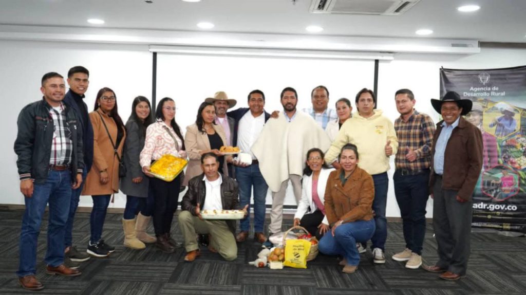 La ADR socializó los proyectos de riego con campesinos y autoridades de Iza y Cuítiva.