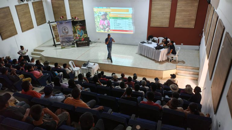 Caficultores de Nariño en socialización de la ADR.