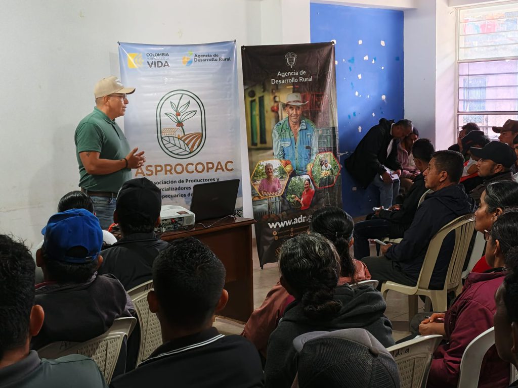 Caficultores de Nariño en socialización de la ADR.