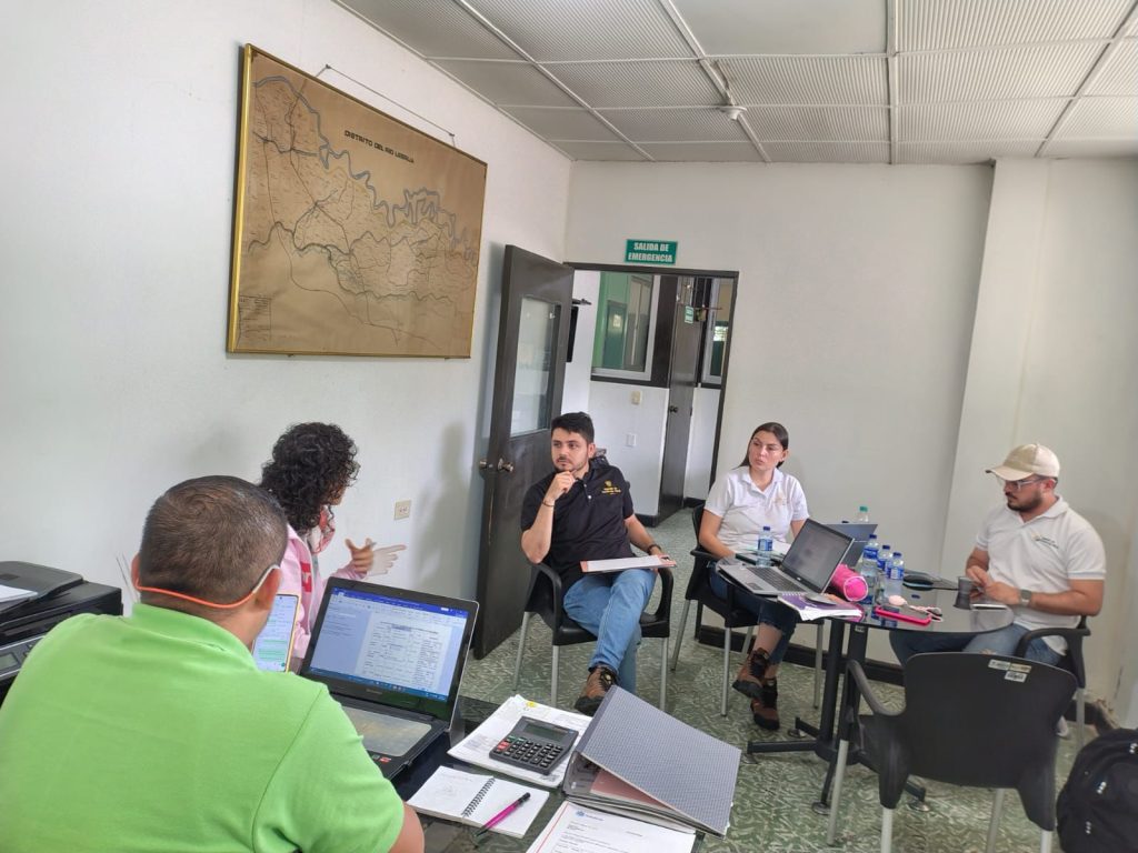 UTT4 Norte de Santander, fortalece el acompañamiento en adecuación de tierras en Sabana de Torres.