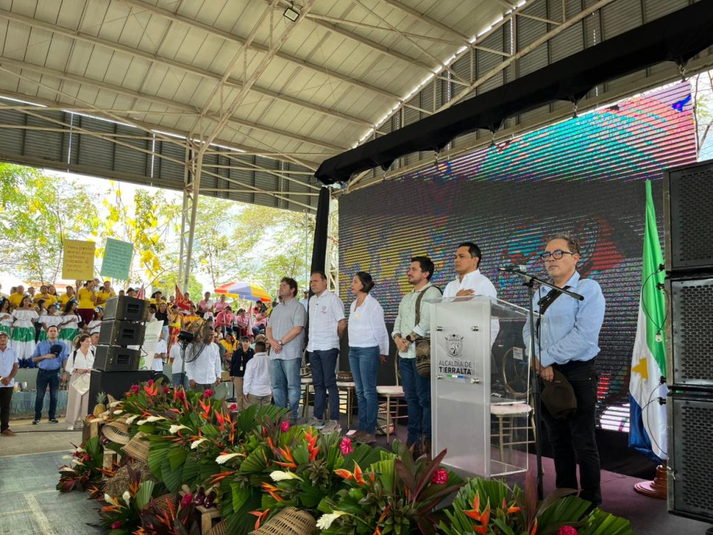 La Agencia de Desarrollo Rural presente en la Gran Asamblea por la Reforma Agraria en Tierralta, Córdoba, junto al Ministerio de Agricultura.